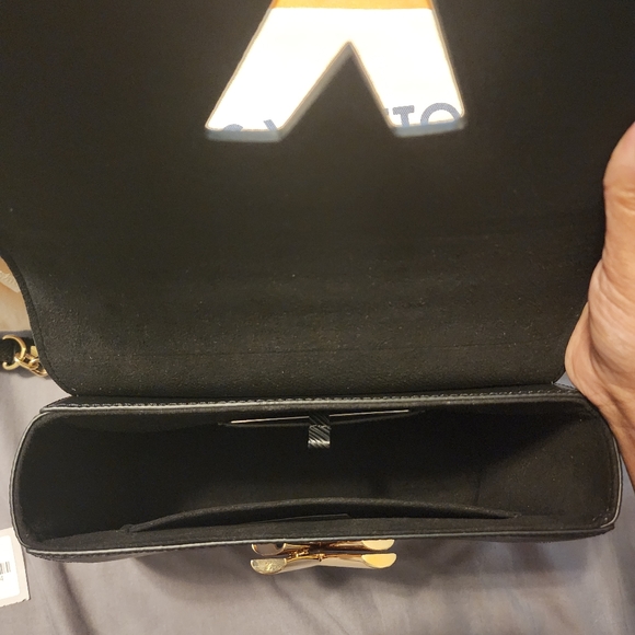 ‼️SOLD‼️Louis Vuitton LV Twist MM Black Shoulder/Crossbody Bag - Picture 6 of 12